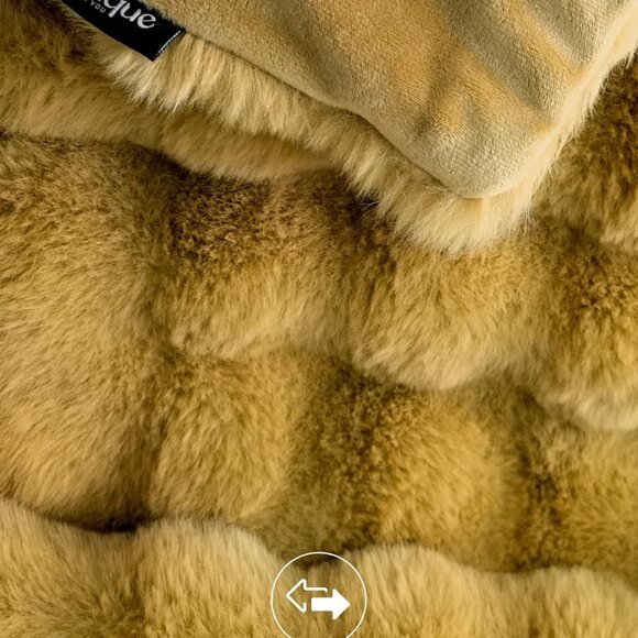 Ultra Soft Cozy Faux Fur Throw Blanket - Picture 6 of 9